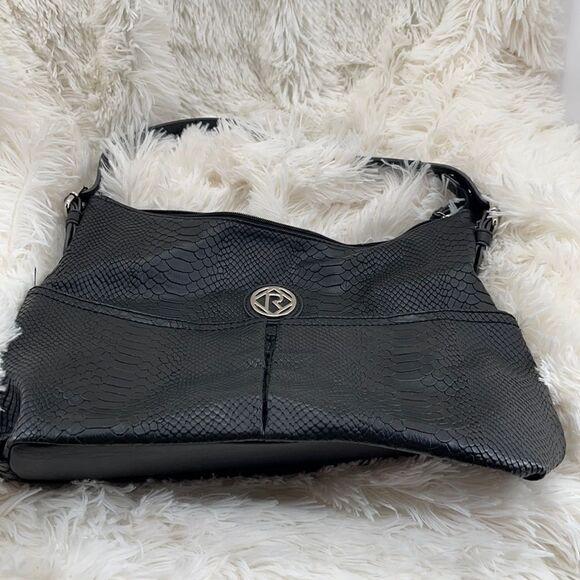 Like new Relic purse used once - Picture 1 of 8